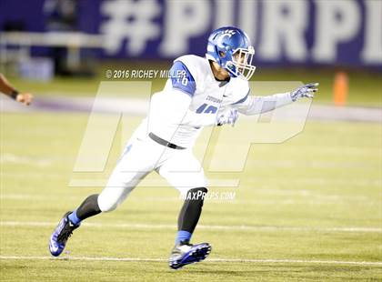 Thumbnail 1 in Fayetteville vs. Conway (AAA 7A Quarterfinal) photogallery.