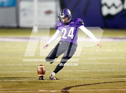 Thumbnail 3 in Fayetteville vs. Conway (AAA 7A Quarterfinal) photogallery.