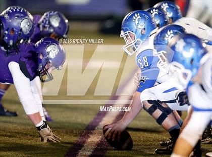 Thumbnail 1 in Fayetteville vs. Conway (AAA 7A Quarterfinal) photogallery.