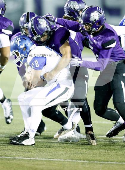 Thumbnail 3 in Fayetteville vs. Conway (AAA 7A Quarterfinal) photogallery.