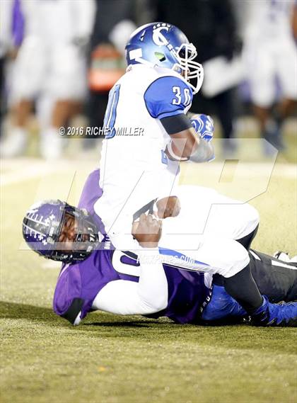 Thumbnail 2 in Fayetteville vs. Conway (AAA 7A Quarterfinal) photogallery.