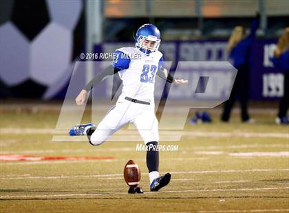 Thumbnail 3 in Fayetteville vs. Conway (AAA 7A Quarterfinal) photogallery.