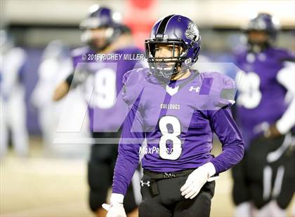 Thumbnail 2 in Fayetteville vs. Conway (AAA 7A Quarterfinal) photogallery.