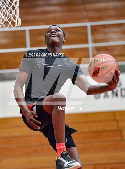 Thumbnail 2 in Ft Wayne Blackhawk Christian v 21st Century Gary (IHSAA 2A Semifinal) photogallery.