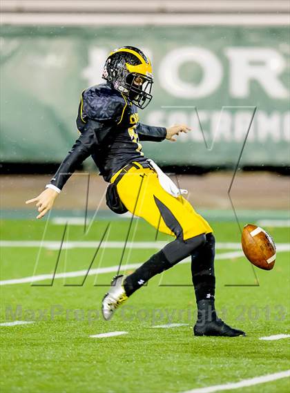 Thumbnail 2 in Elk Grove vs. Del Oro (CIF SJS D2 Final) photogallery.