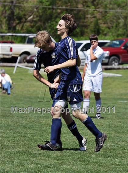 Thumbnail 2 in Seymour vs. Pigeon Forge photogallery.