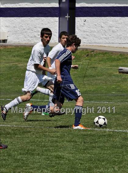 Thumbnail 3 in Seymour vs. Pigeon Forge photogallery.