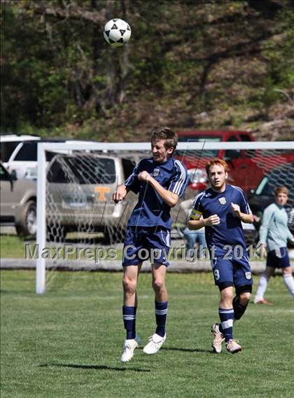 Thumbnail 3 in Seymour vs. Pigeon Forge photogallery.