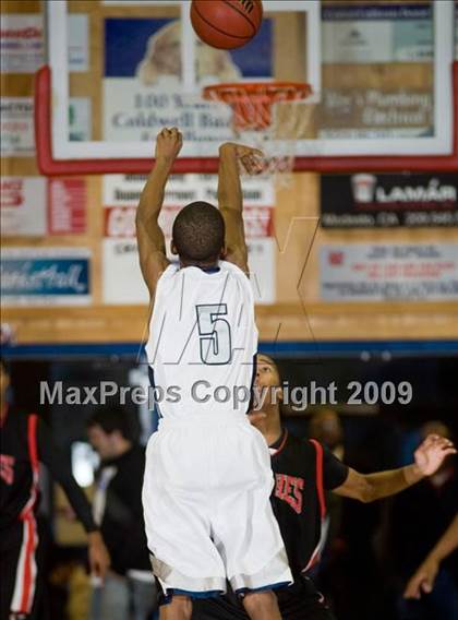 Thumbnail 2 in Clovis East vs. Centennial (Modesto Christian Holiday Hoops)  photogallery.
