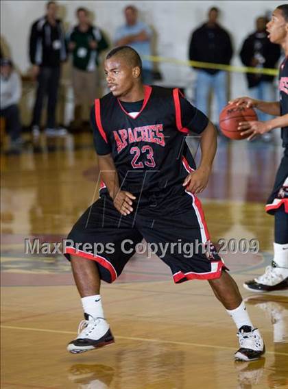 Thumbnail 2 in Clovis East vs. Centennial (Modesto Christian Holiday Hoops)  photogallery.