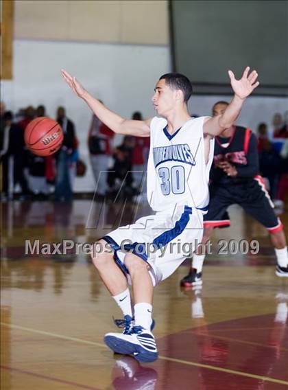Thumbnail 2 in Clovis East vs. Centennial (Modesto Christian Holiday Hoops)  photogallery.