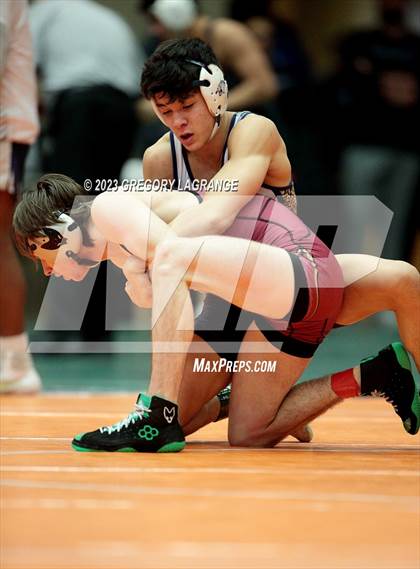 Thumbnail 1 in UIL 6A Region 1 Championships photogallery.