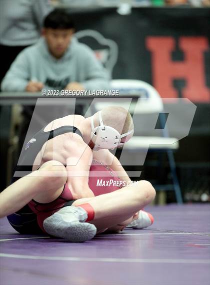 Thumbnail 1 in UIL 6A Region 1 Championships photogallery.