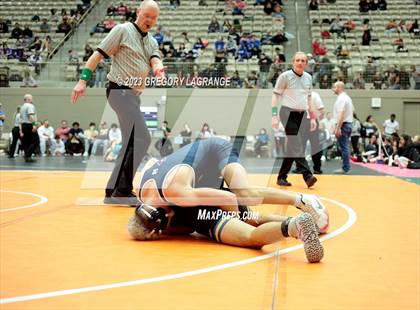 Thumbnail 1 in UIL 6A Region 1 Championships photogallery.