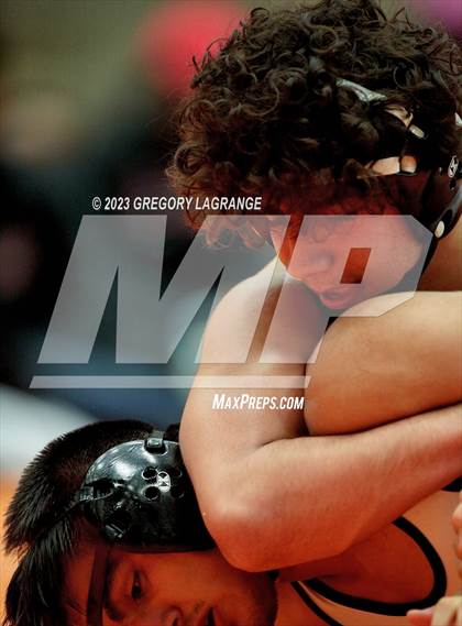 Thumbnail 1 in UIL 6A Region 1 Championships photogallery.