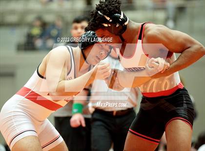 Thumbnail 1 in UIL 6A Region 1 Championships photogallery.