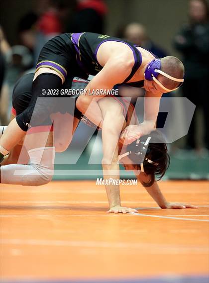 Thumbnail 1 in UIL 6A Region 1 Championships photogallery.