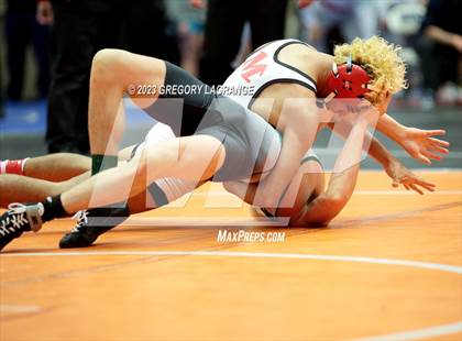 Thumbnail 2 in UIL 6A Region 1 Championships photogallery.