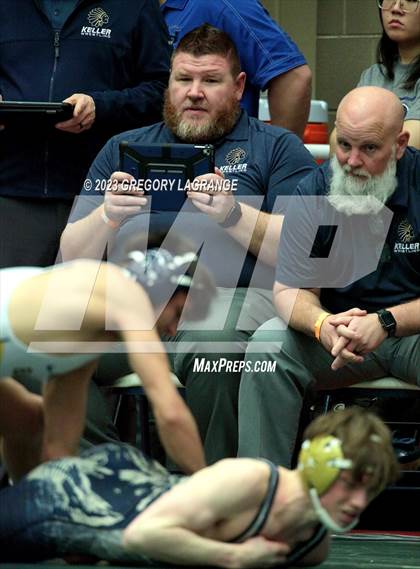 Thumbnail 1 in UIL 6A Region 1 Championships photogallery.