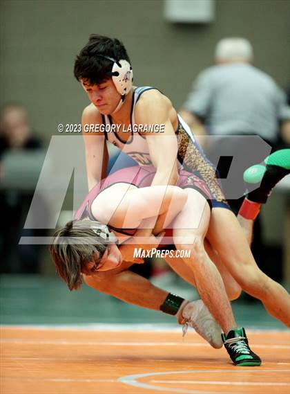 Thumbnail 2 in UIL 6A Region 1 Championships photogallery.