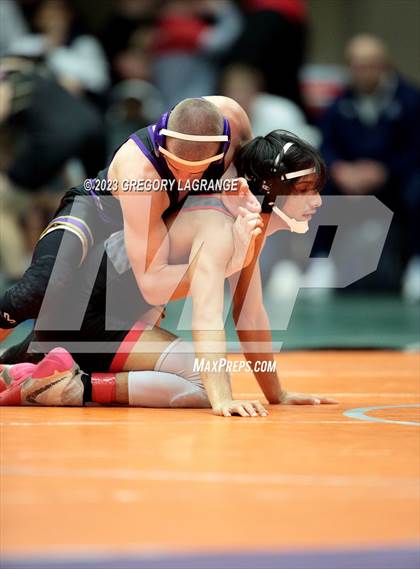 Thumbnail 3 in UIL 6A Region 1 Championships photogallery.