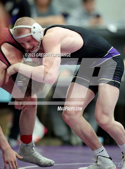 Thumbnail 2 in UIL 6A Region 1 Championships photogallery.