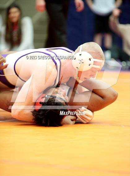 Thumbnail 2 in UIL 6A Region 1 Championships photogallery.
