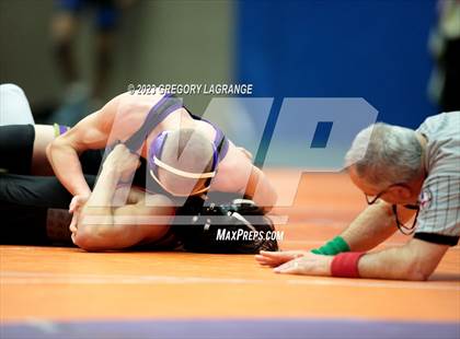 Thumbnail 2 in UIL 6A Region 1 Championships photogallery.