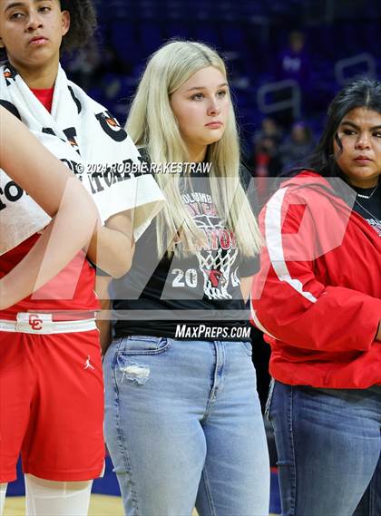 Thumbnail 1 in Huntington vs. Columbus (UIL 3A Basketball Semifinal Medal Ceremony) photogallery.