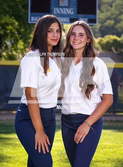 Thumbnail 2 in Oak Ridge (Team & Individual Photos) photogallery.