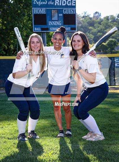 Thumbnail 1 in Oak Ridge (Team & Individual Photos) photogallery.