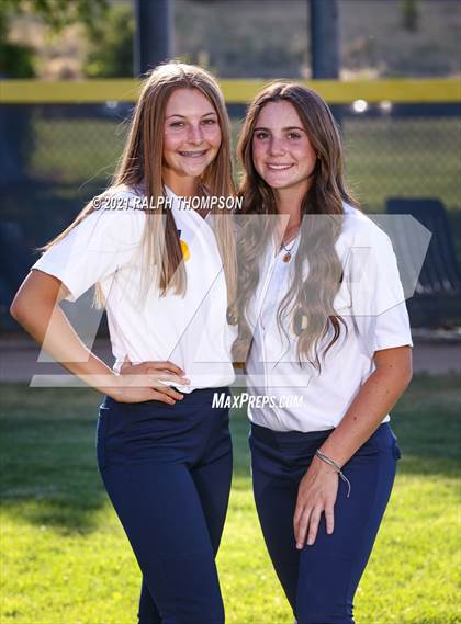 Thumbnail 2 in Oak Ridge (Team & Individual Photos) photogallery.