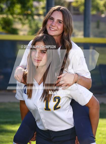 Thumbnail 1 in Oak Ridge (Team & Individual Photos) photogallery.