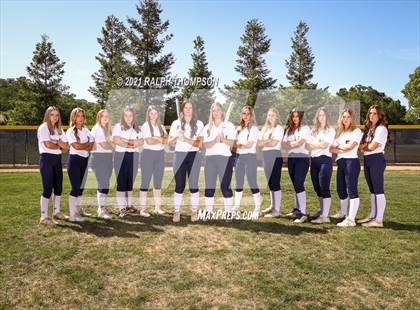 Thumbnail 2 in Oak Ridge (Team & Individual Photos) photogallery.