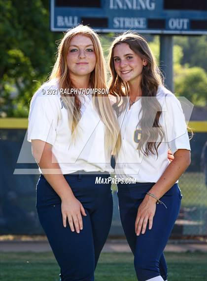 Thumbnail 3 in Oak Ridge (Team & Individual Photos) photogallery.