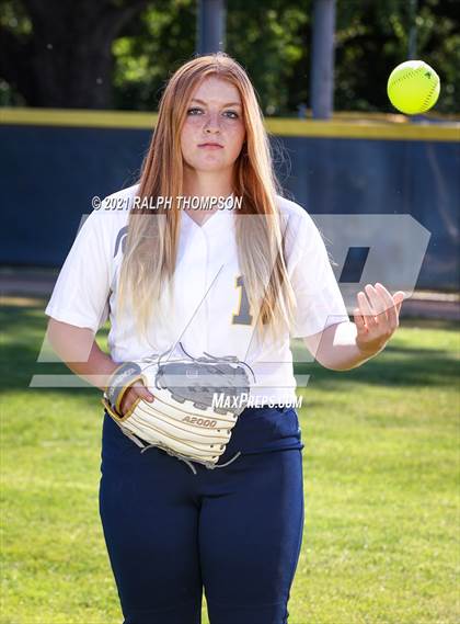 Thumbnail 3 in Oak Ridge (Team & Individual Photos) photogallery.
