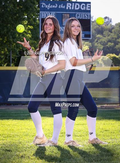 Thumbnail 2 in Oak Ridge (Team & Individual Photos) photogallery.