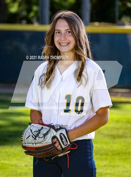 Thumbnail 3 in Oak Ridge (Team & Individual Photos) photogallery.