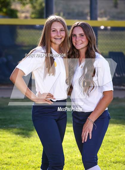 Thumbnail 3 in Oak Ridge (Team & Individual Photos) photogallery.