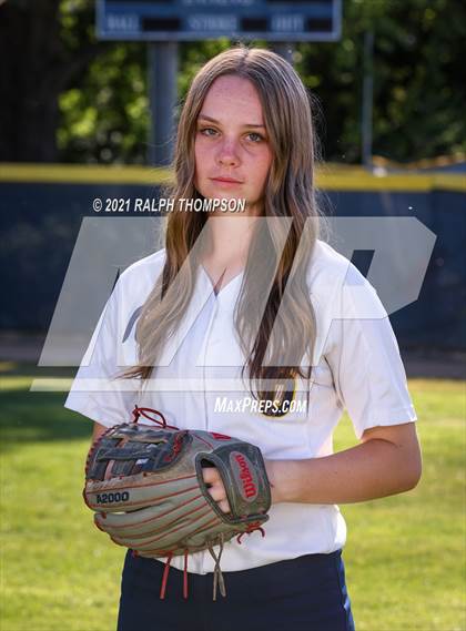 Thumbnail 3 in Oak Ridge (Team & Individual Photos) photogallery.