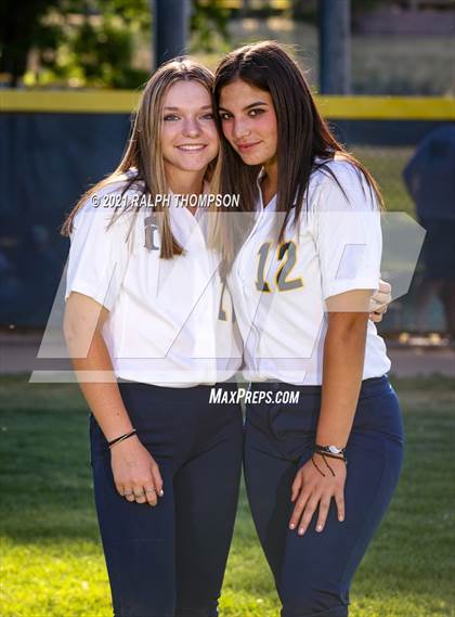Thumbnail 2 in Oak Ridge (Team & Individual Photos) photogallery.