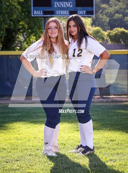 Thumbnail 3 in Oak Ridge (Team & Individual Photos) photogallery.