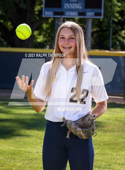 Thumbnail 1 in Oak Ridge (Team & Individual Photos) photogallery.