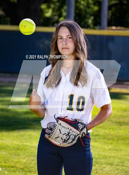 Thumbnail 3 in Oak Ridge (Team & Individual Photos) photogallery.