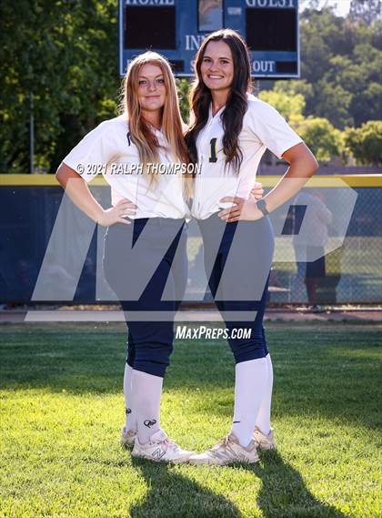 Thumbnail 1 in Oak Ridge (Team & Individual Photos) photogallery.