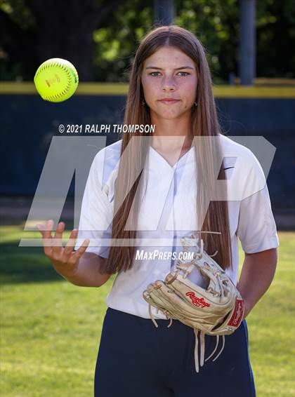 Thumbnail 1 in Oak Ridge (Team & Individual Photos) photogallery.