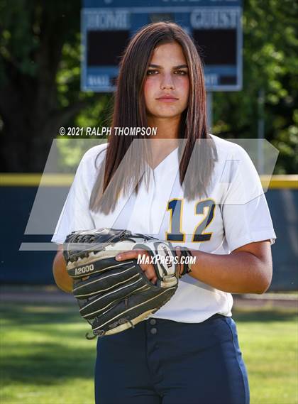 Thumbnail 3 in Oak Ridge (Team & Individual Photos) photogallery.