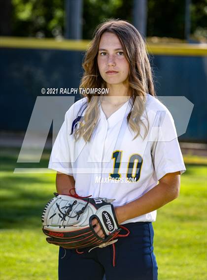 Thumbnail 1 in Oak Ridge (Team & Individual Photos) photogallery.