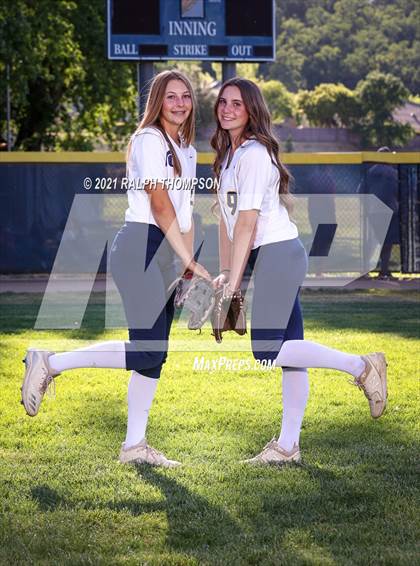Thumbnail 3 in Oak Ridge (Team & Individual Photos) photogallery.