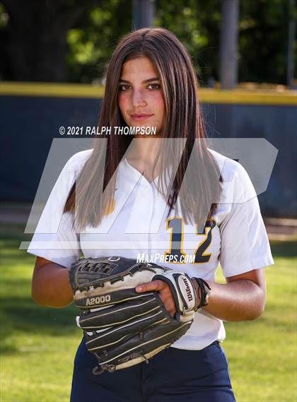 Thumbnail 1 in Oak Ridge (Team & Individual Photos) photogallery.